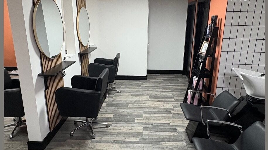 89341245-f1c6-4229-8c7f-bf88ff03d193-lsstudio-gb-england-rotherham-greasbrough-fresha-6597662