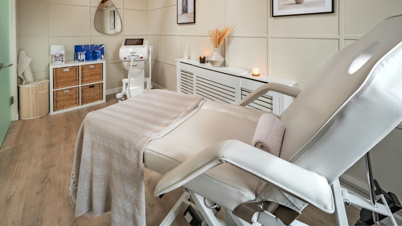 89d48a4f-b4f1-4ab5-8d47-cf778e7e31ef-breespiveycosmetics-gb-england-exeter-sowtonindustrialestate-fresha-7338601