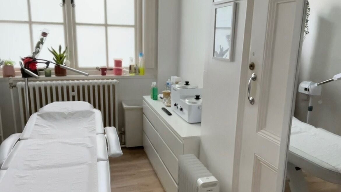 89fa9bb0-8c7a-481c-ae90-717dc2a31387-nizbeautybase-gb-england-london-fresha-3526261