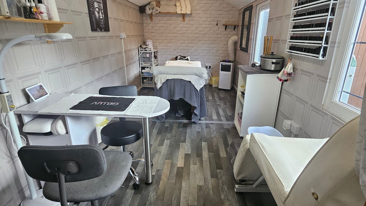 8a0f748b-dea1-4fbd-9ad4-c88e753e224f-revivehairbeautysalon-gb-england-rugeley-brereton-fresha-7087281