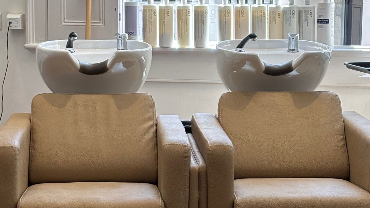 8a3e0621-e480-4bb6-8151-bf5c46ad9655-follyhuehairandbeautystudio-gb-england-bradford-on-avon-fresha-1024531