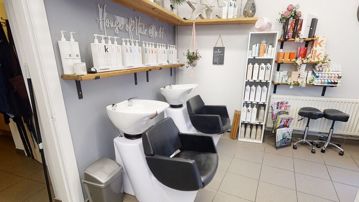 8addaf6f-a90b-439a-996e-8cf1020f7602-houseofhair-gb-england-somerton-fresha-2798486