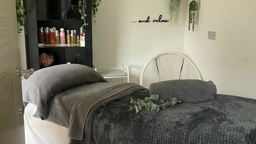 8af86a83-e583-4840-bf07-b9c6f6c0947c-achillspa-gb-england-knowle-fresha-6128376