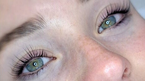 8b3043d9-9f0b-4bf1-acff-345bacf93087-3589737