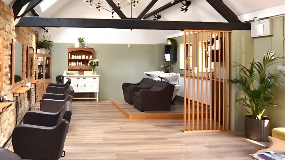 8b7d65c4-a667-4e88-b543-8a8af4c4fc4c-thehairloft-gb-england-stoke-sub-hamdon-fresha-8735060