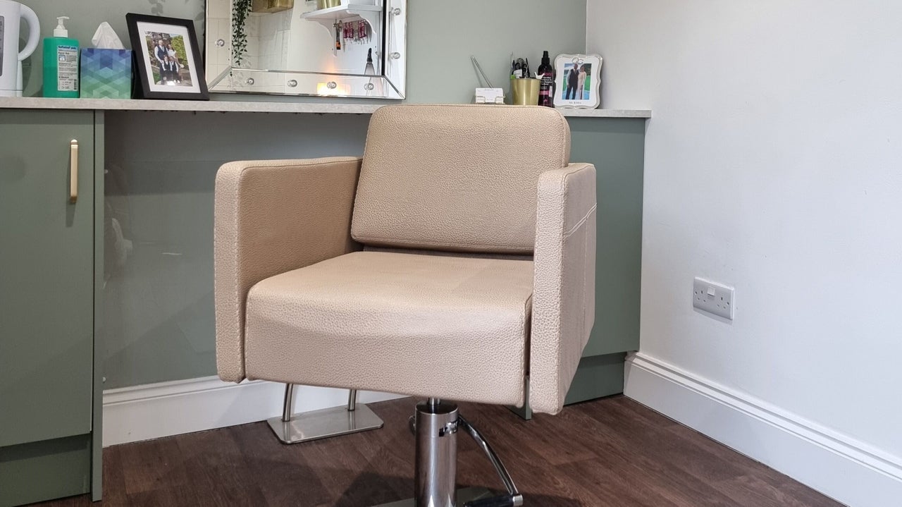 8c5a6710-a801-4b5a-876f-6928c4da027e-crowninggloryhair-gb-england-canveyisland-fresha-7093704