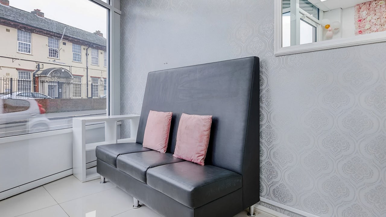 8c7b5af4-48ce-42a6-bf88-e9d2c8ca6a04-tropicshairandbeauty-gb-england-hounslow-fresha-4897824