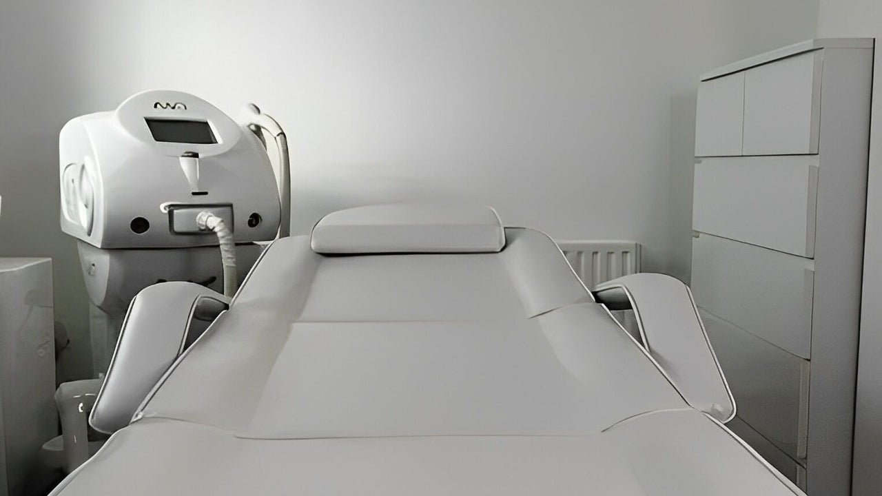 8cced3c5-36e1-4db1-8b5c-3b62a0a3646f-vintage-gb-england-salford-fresha-3213180