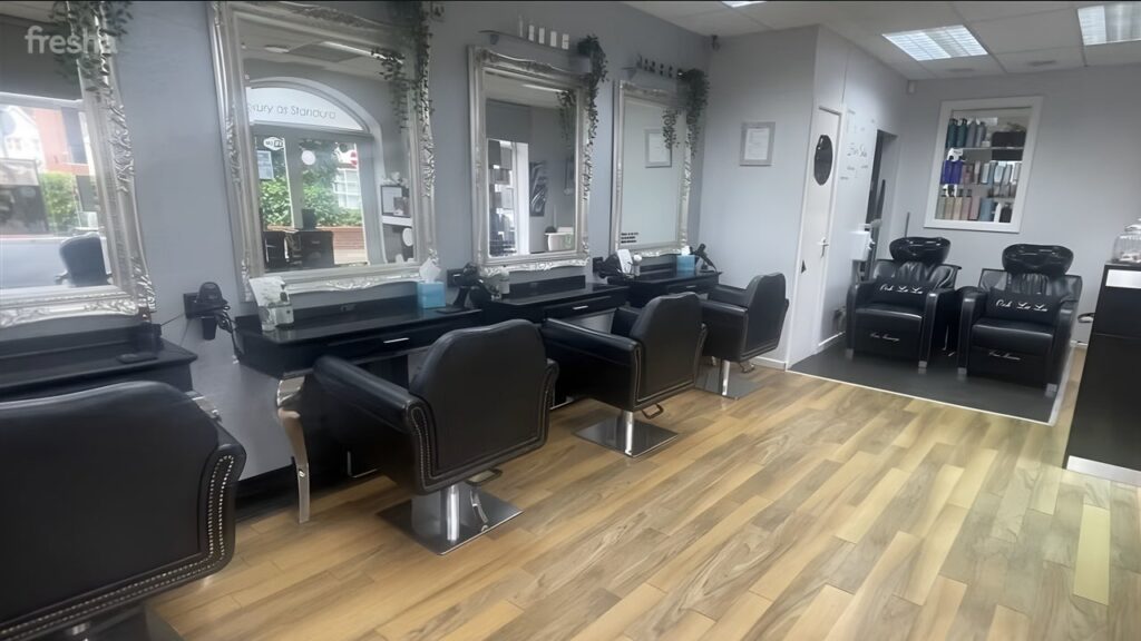 8d8aca1f-5e0f-4d19-b383-158debeae0b1-hairatoohlala-gb-england-witham-fresha-1339179