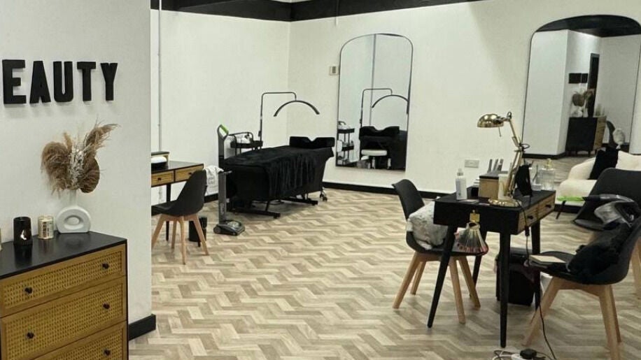 8dac4aaf-6dcb-4e52-95db-b5f29e128866-maiaemilybeauty-gb-england-derby-fresha-3664397