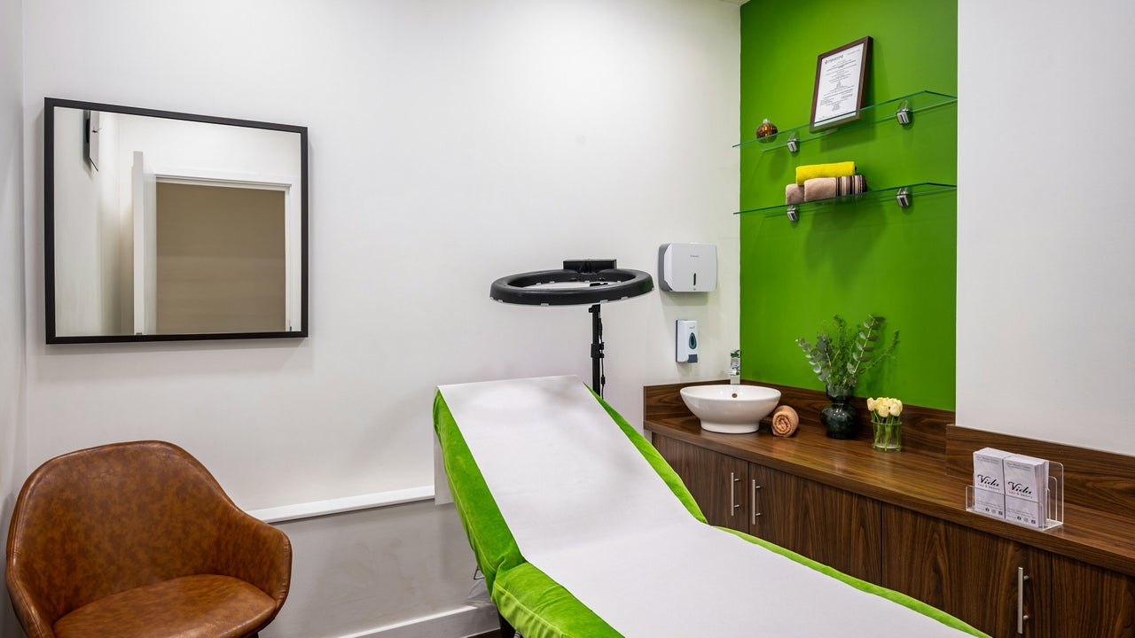 8df96b21-44f6-42fa-9dec-06c56749f57b-vidahairbeautythemercury-gb-england-romford-fresha-1872316