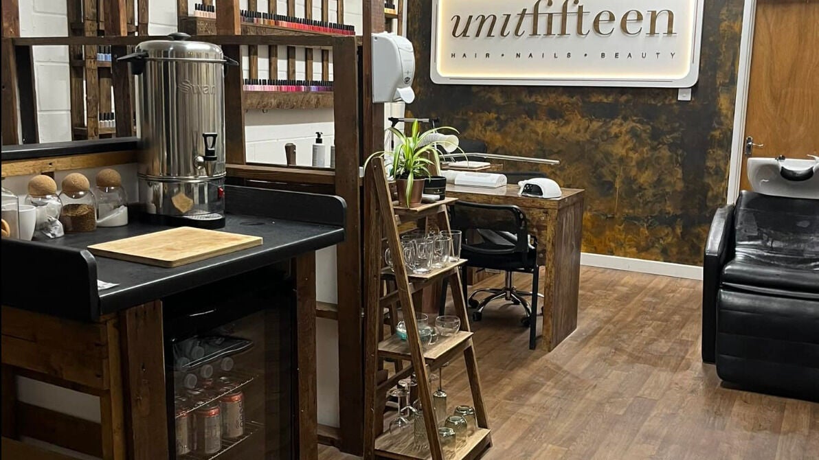 8f4267f6-8c21-41ee-bd25-8d10fe8ee8ef-unitfifteen-gb-england-stock-fresha-1812952