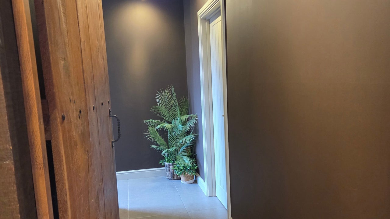 8f96d9b9-c811-47f2-bc74-bac8e4dacfe6-rhiannonsbeautybox-gb-england-longmelford-fresha-7067821