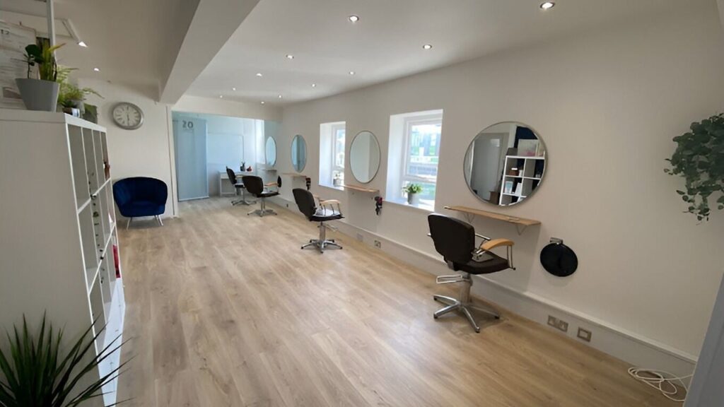 8f9ff2d5-1f52-4790-99c7-0cef9fdc844f-20twentyhairsalon-gb-england-falmouth-berkeleycourt-fresha-3190018