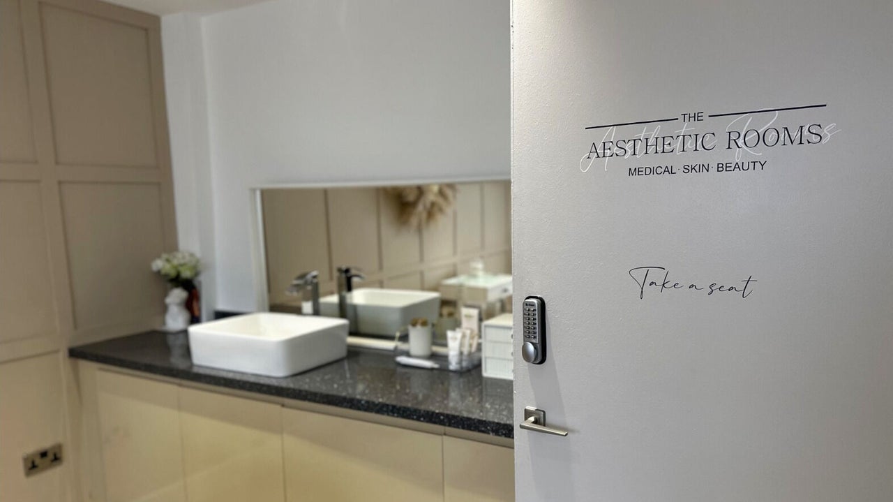 913c8209-3d29-4d87-8be6-93dedd98e48e-theaestheticrooms-gb-england-rochdale-norden-fresha-1837828