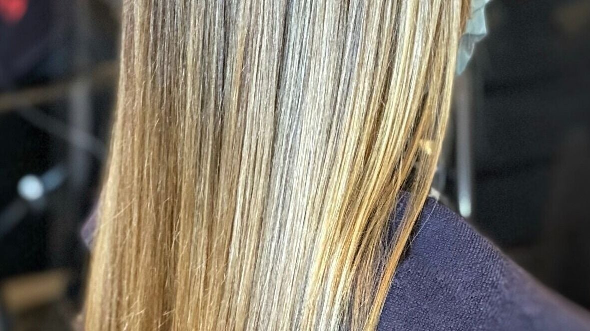 917a6916-8a49-4879-b876-a47cbaf4f673-lisabrownhairstudio-gb-england-featherstone-purston-fresha-1511106