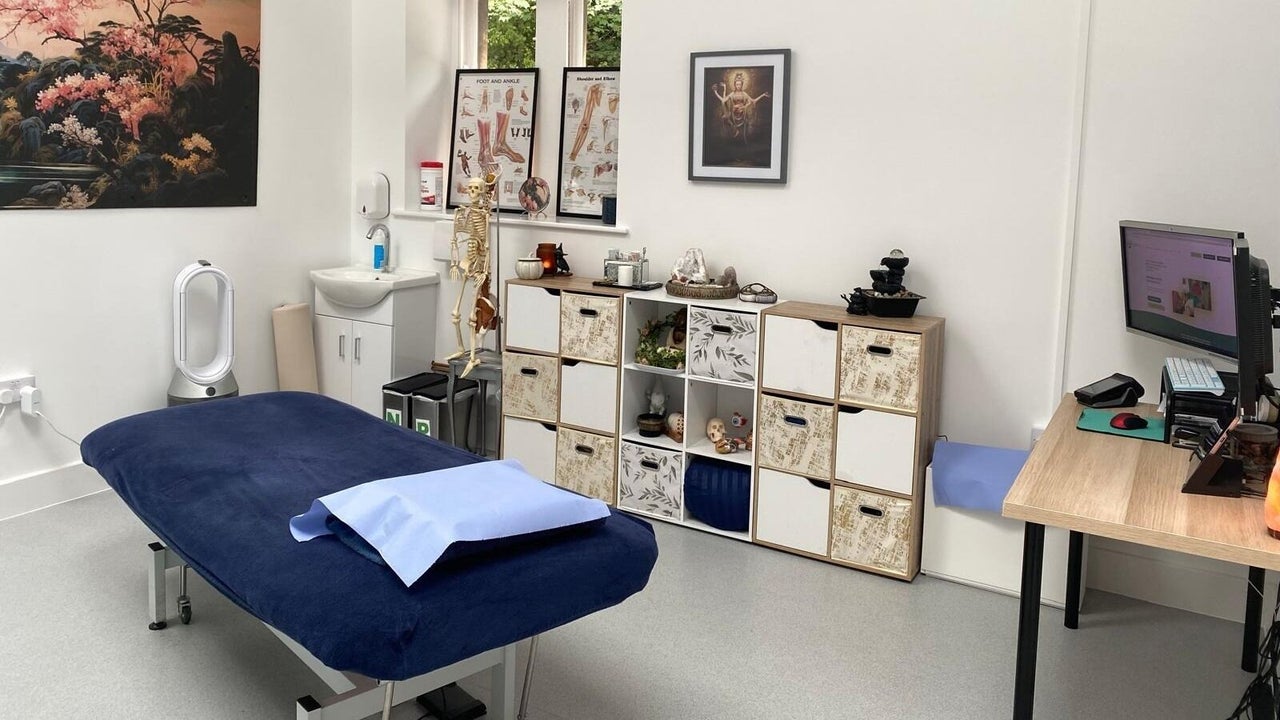 9362d569-1325-4a4c-a0bd-33adf77a8f58-amatsuclinicacupunctureozonetherapy-gb-wales-abergavenny-fresha-8937988