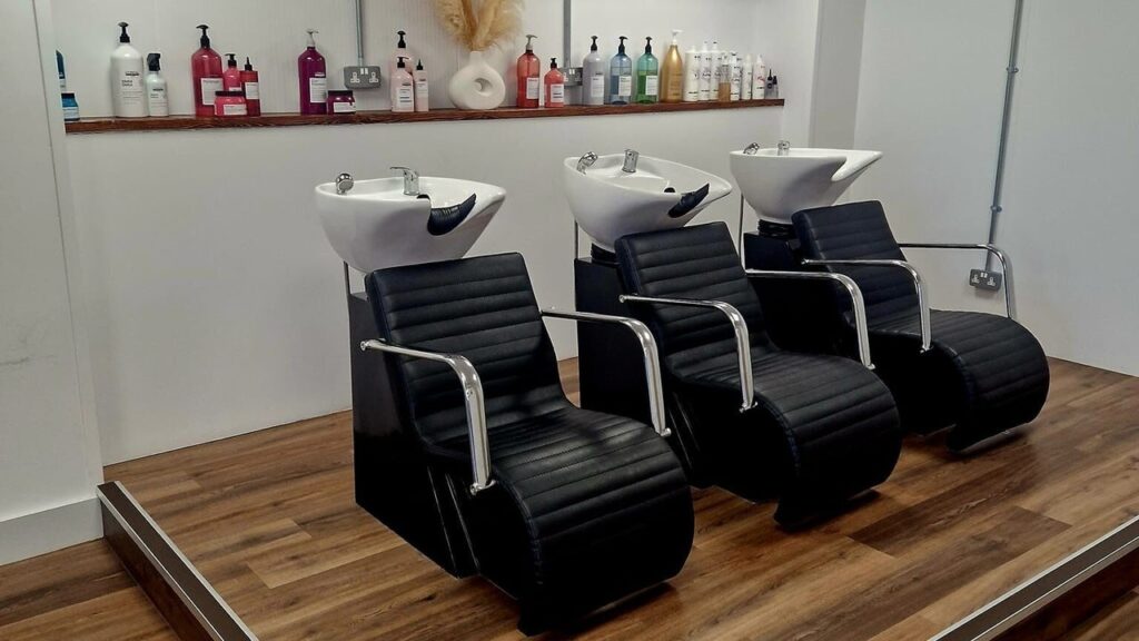 9371a2ce-c025-43c8-88fe-117f4f49002b-thescissorbox-gb-england-risby-fresha-5122363