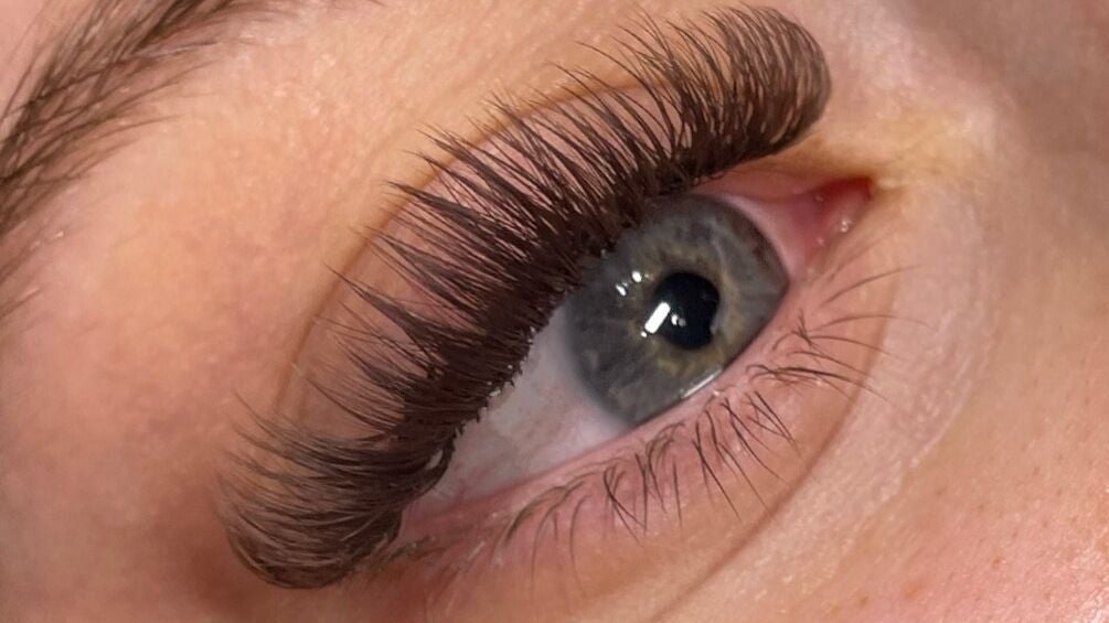 955aae01-fab5-4f91-87ca-ee10b25fd00e-prettylashedup-gb-england-farnham-fresha-1628898