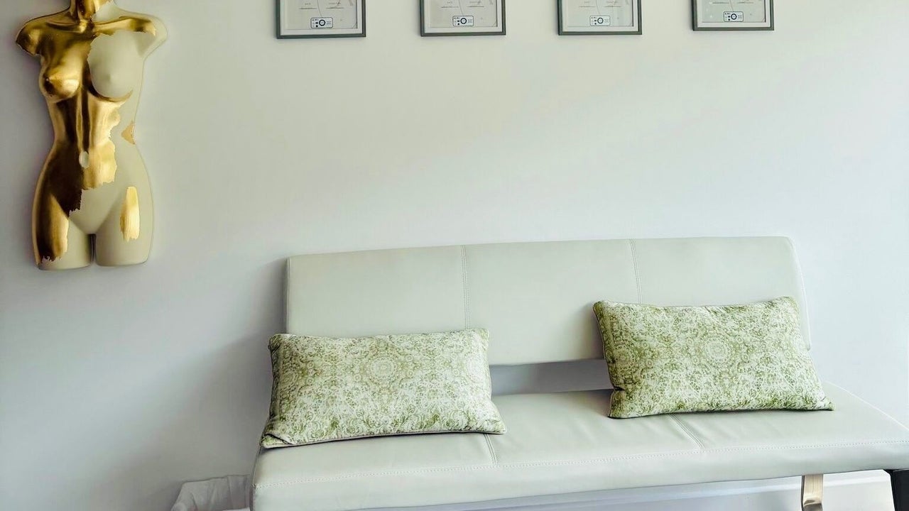 9732e8a9-c97f-4f72-9e20-cbf1d44b9c47-mrayaclinic-gb-england-northwood-fresha-7049349