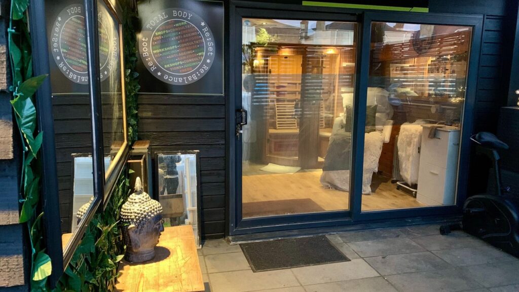 9804f562-e978-42d1-87fa-4d9cb9a043f4-purecalma-gb-england-bournemouth-southbourne-fresha-6308149