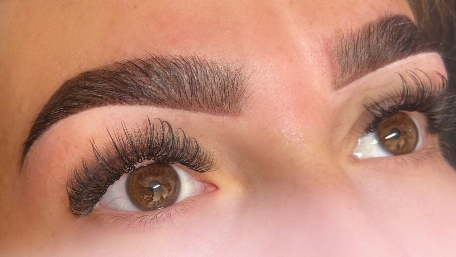 98cea3cf-9dd6-4699-8192-810f07bb6578-lashedbylaurenjayne-gb-england-hallow-fresha-5024260