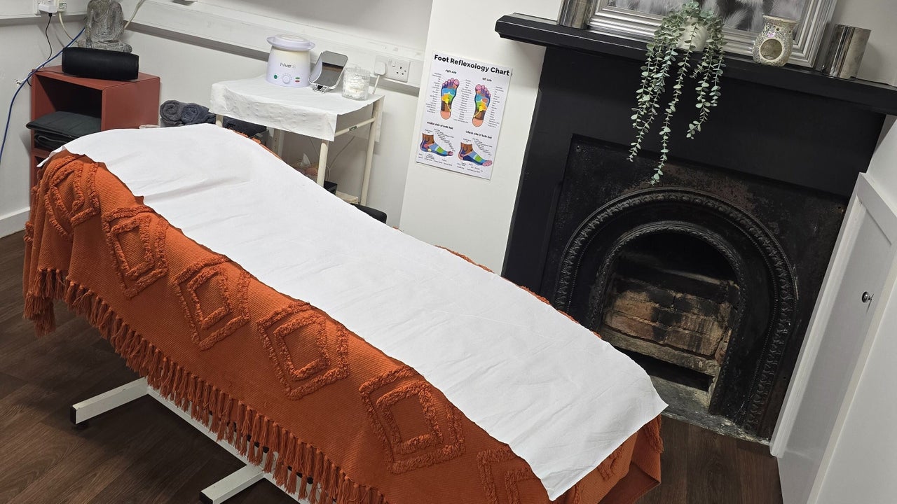 98d27ddf-c7ed-4f4f-8bb4-e94d45366dce-lionessden-gb-england-elland-room7-fresha-9472651