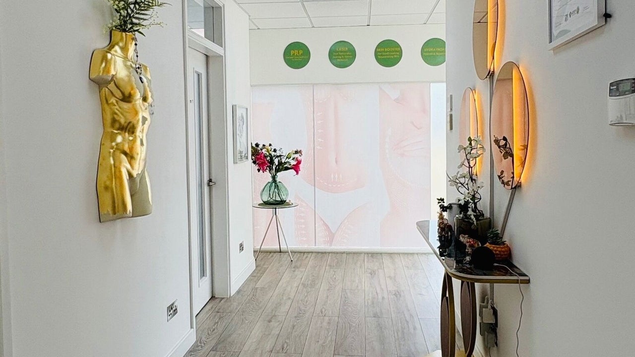 993d0e60-2cec-4765-bea3-a58c60822e5f-mrayaclinic-gb-england-northwood-fresha-1562777