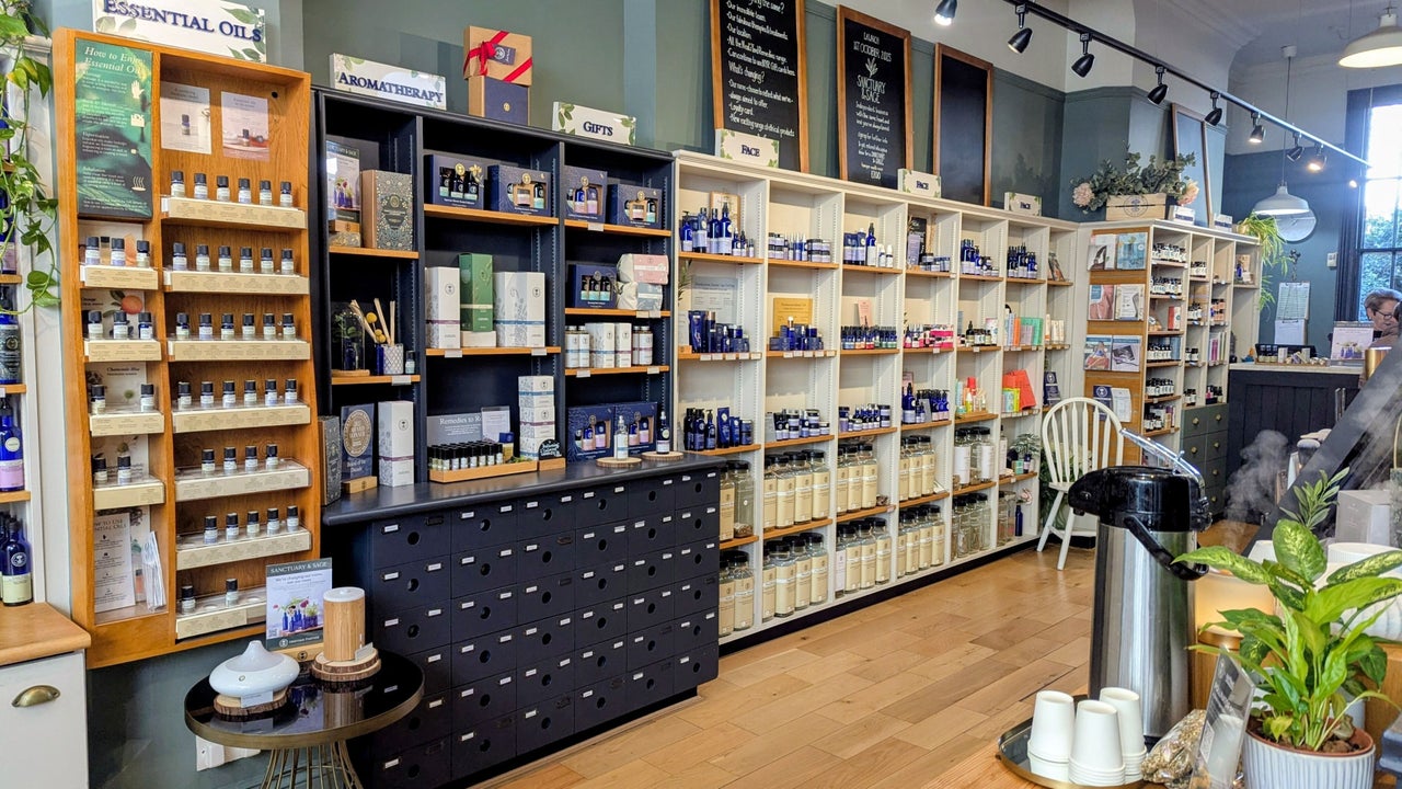 99973fcf-32d3-40f1-8030-b379a4eafccb-sanctuarysageformerlynealsyardremedies-gb-england-cheltenham-fresha-6605804