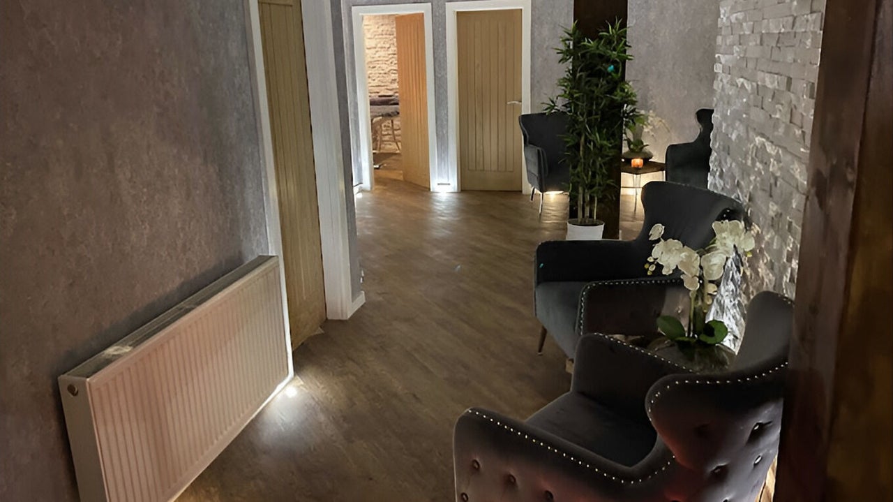 99dd9dd3-7af0-462e-abda-6ecd5f876d47-clairewraybeautyandholisticcentre-gb-england-ashton-under-lyne-fresha-1722773