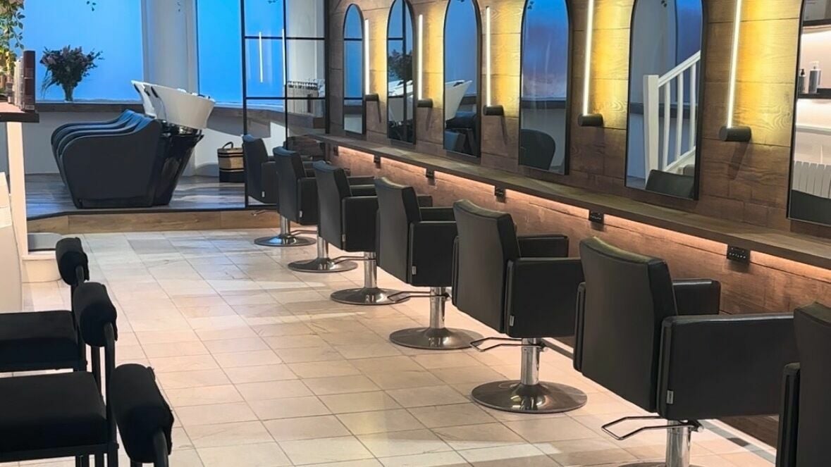 9a132344-2a0e-4e50-a08f-e54ed33f6b40-taylorcole-gb-england-truro-fresha-5864336