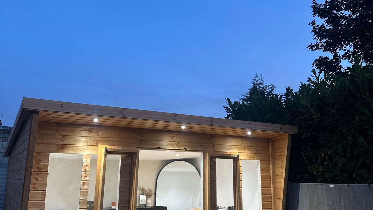 9a8620b5-e022-4bd4-9f9e-8cf2337e2309-lashedbyaimee-gb-england-nuneaton-fresha-3233952