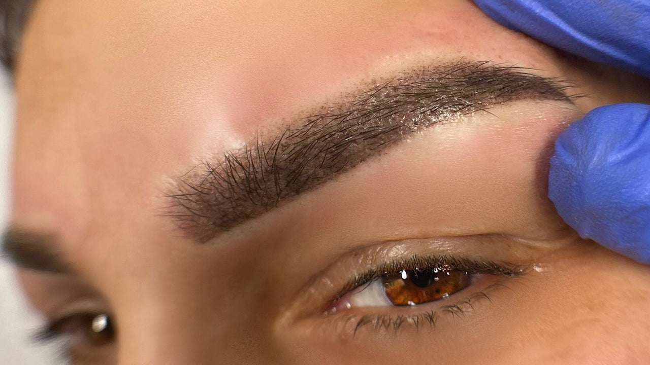 9f08504f-ab9a-4928-b35a-b50bd0b82965-diasbeautyallure-eyelashextentionspmubrowslipblush-gb-england-bournemouth-westbourne-fresha-2143847