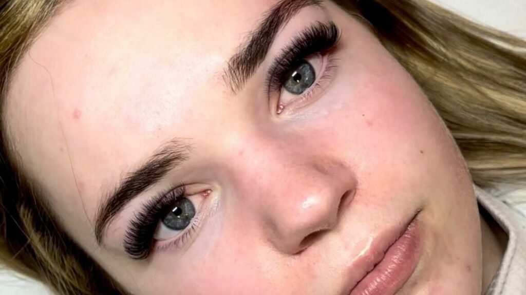 9f95ab8b-ac95-4821-8a9c-6c9c814efb38-theblinkbar-gb-wales-lampeter-fresha-5732278