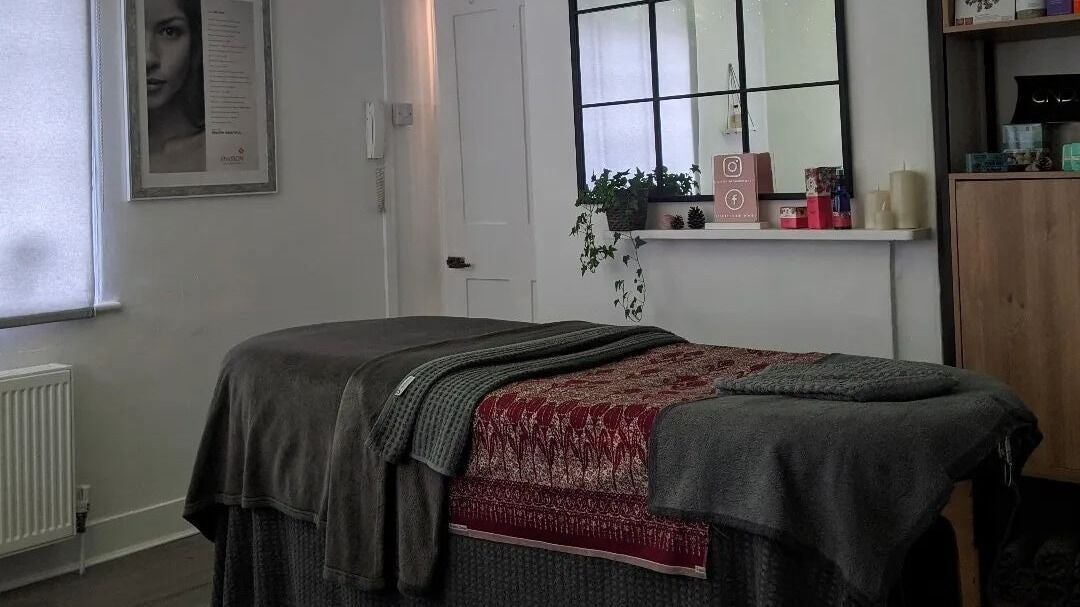 a0bfb019-2305-4a86-aaf7-9022402de4c3-beautyinthewoods-gb-england-radlett-fresha-6890012