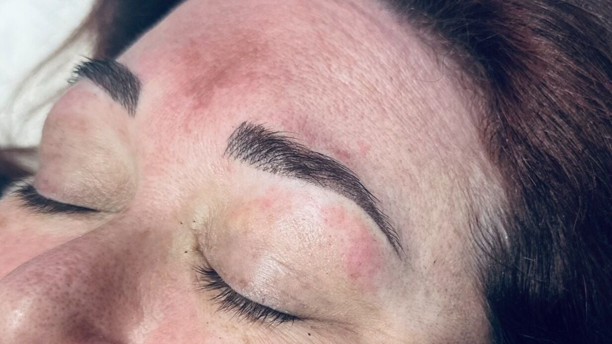 a174e560-fa59-4cb1-9b52-703d67b801c3-dawndonovanbeautyaesthetics-gb-england-village-farnborough-fresha-3371493