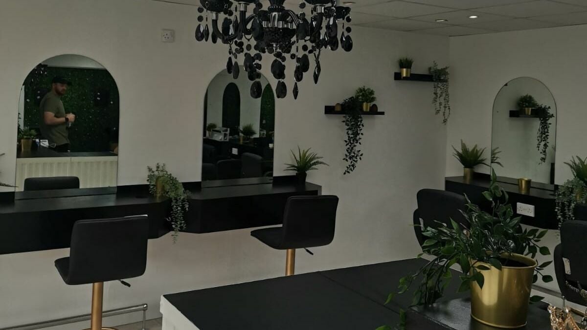 a17abccc-4932-4349-af6d-d278d880ed21-hairofthrones-gb-england-frome-fresha-6385320