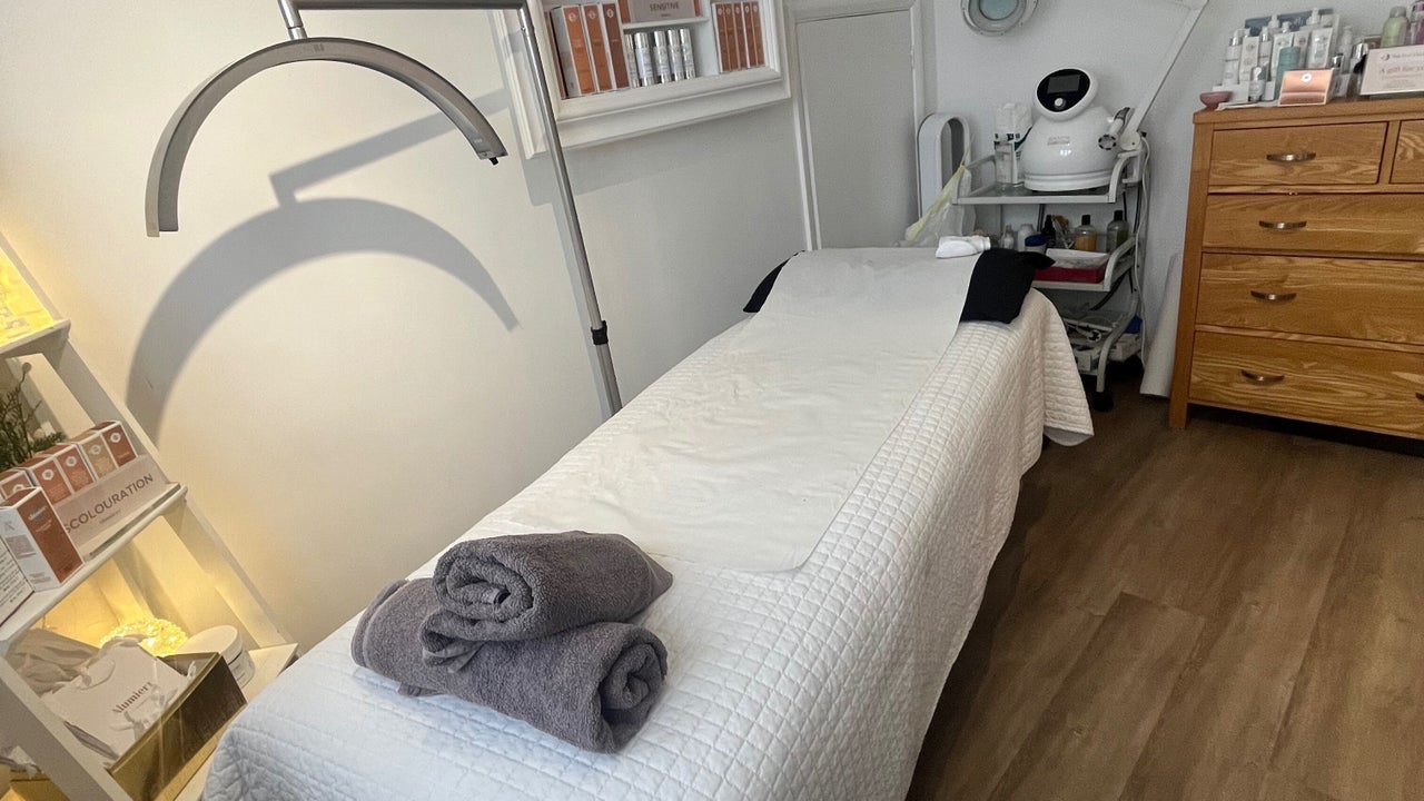 a1fa3ac9-42ce-4653-a940-837afe72b37a-thepeelqueen-gb-england-addlestone-fresha-6396525