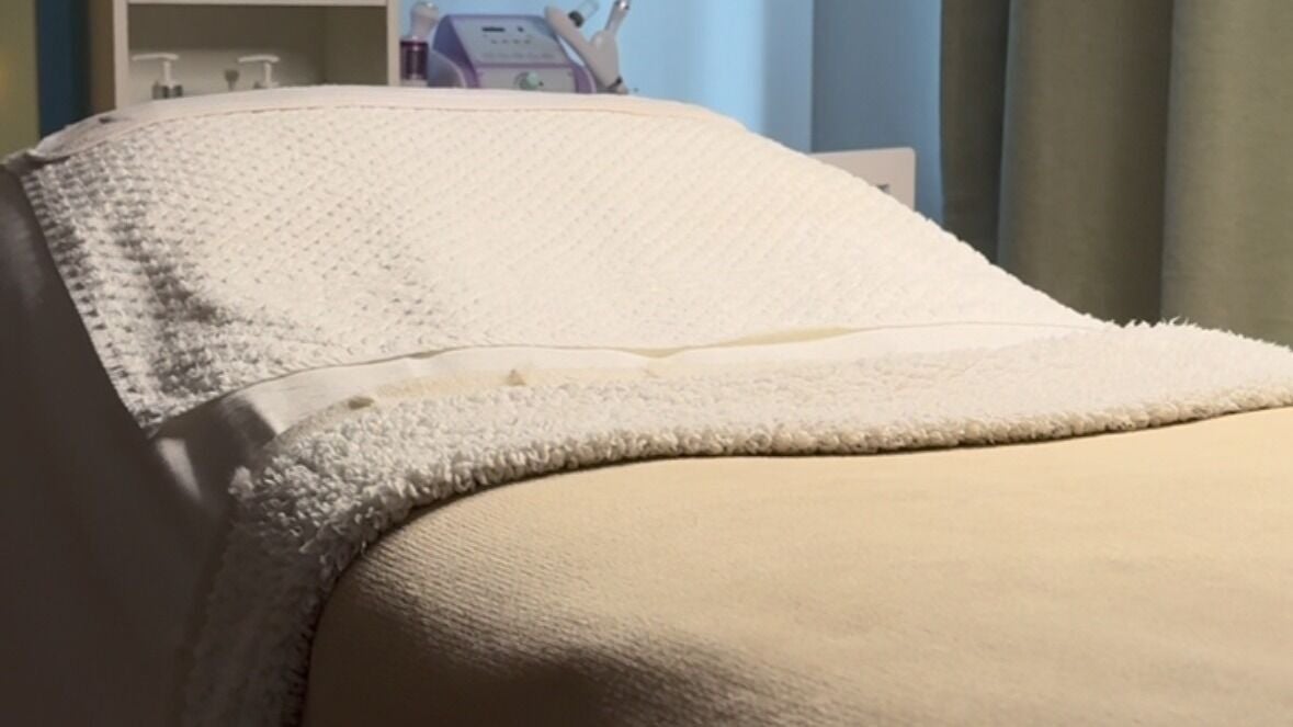 a56e1b19-f0f9-4f56-a703-4685fa5b8267-afterglowbyliv-gb-england-worsley-walkden-fresha-6783670