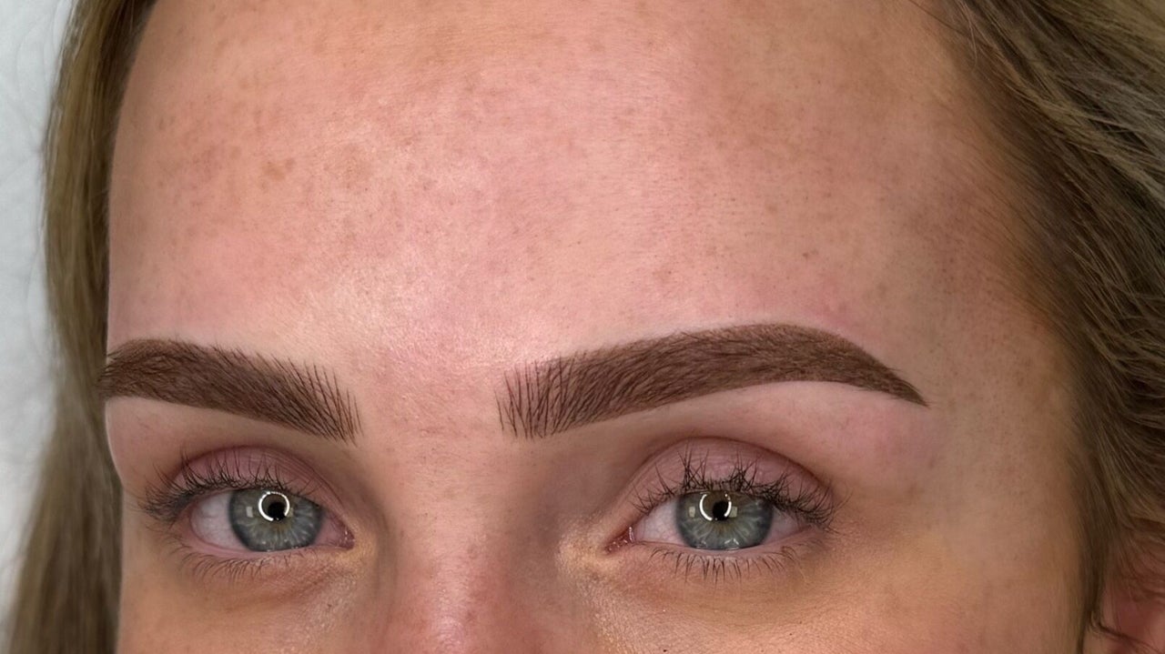 a6980629-a5eb-474d-be37-ccad039fb3a2-bethpainterartistry-gb-england-appleybridge-fresha-6128454