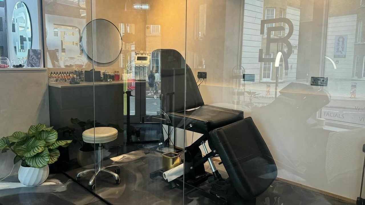 a6c08680-0654-4401-a6a4-90b7c8075e83-facebasebrighton-gb-england-brightonandhove-fresha-5209698