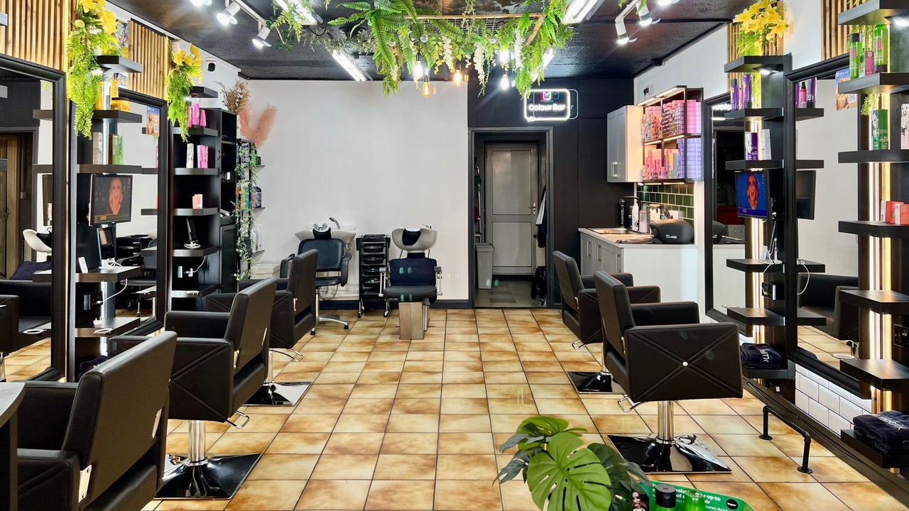 a6fe97a3-20a0-4ba2-a42c-b6079f669700-thehairloungebulwarkroad-gb-wales-bulwark-fresha-4631162