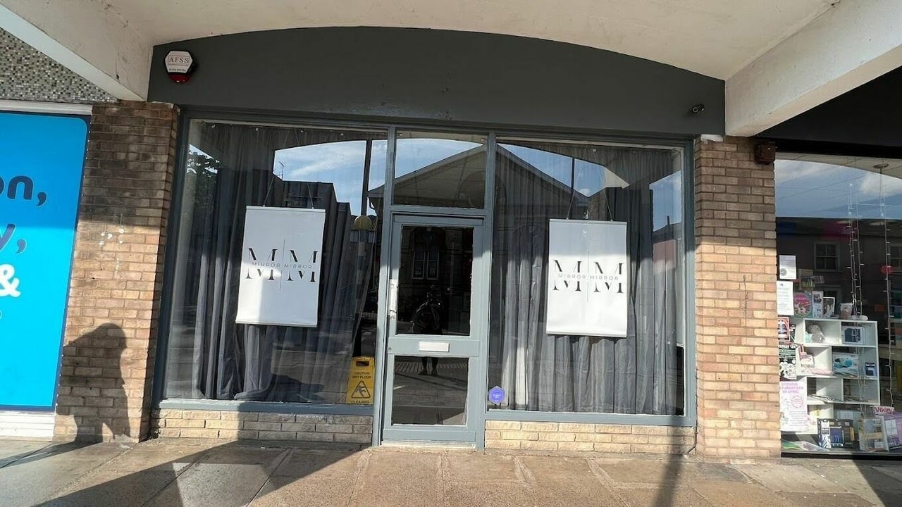 a76efa4a-2d4a-4583-ac24-78466769771c-mirrormirrorhalstead-gb-england-halstead-fresha-8143045