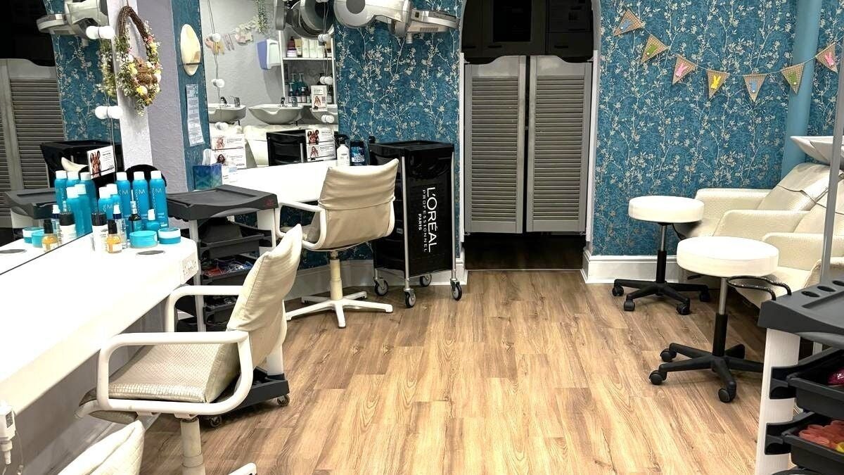 a9346a6d-45ce-42a1-8f07-5ba7dafb95c6-throughthelookingglass-gb-england-yatton-fresha-6794327