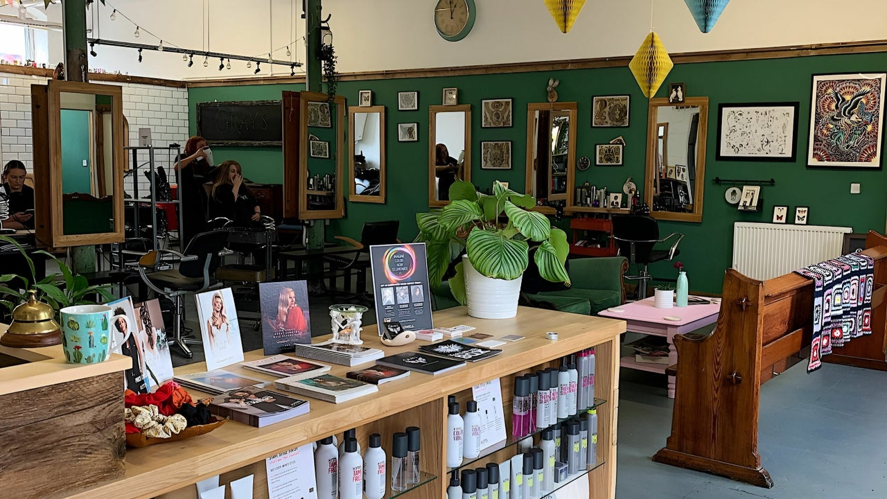 a95def16-96d3-4264-a3f0-b69649a4c895-grayssalon-gb-england-leeds-bramley-fresha-5488901