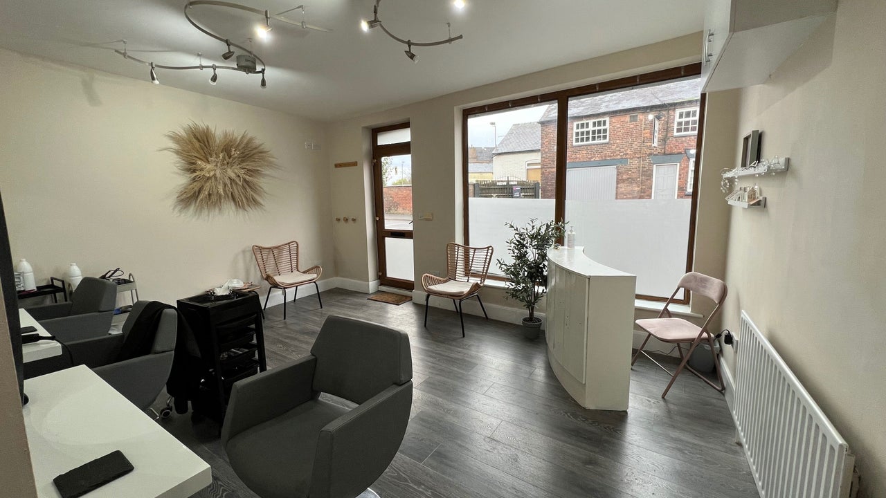 aa10c7b4-409d-4258-8ec2-a39d303c1171-heatherjanehairdressing-gb-england-woodville-fresha-6177062