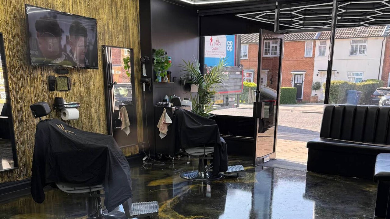 aa5a4a83-afbc-4137-8027-291fd9f46aa2-jkthebarber-gb-england-edgware-fresha-6221397