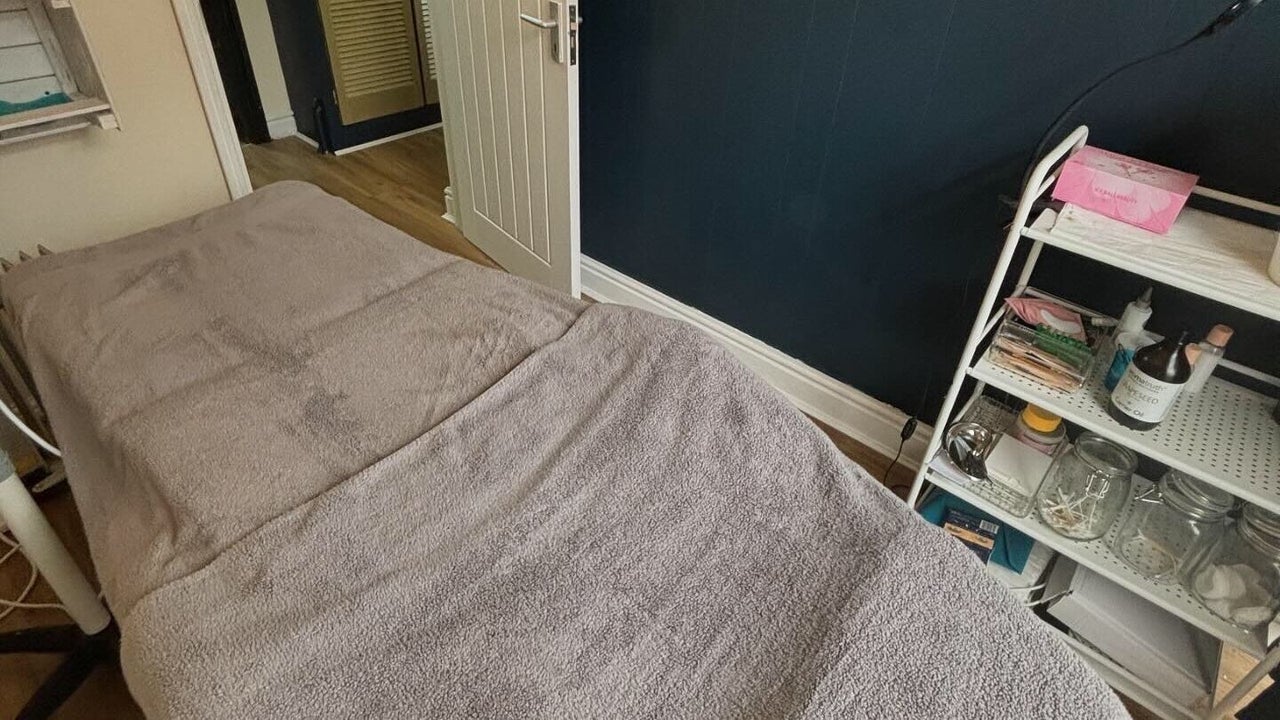 aa5cb102-b418-426b-8d18-d31ec1d62f7f-thebeautyroomatcharliebrowns-gb-england-stoke-on-trent-hanley-fresha-6888876