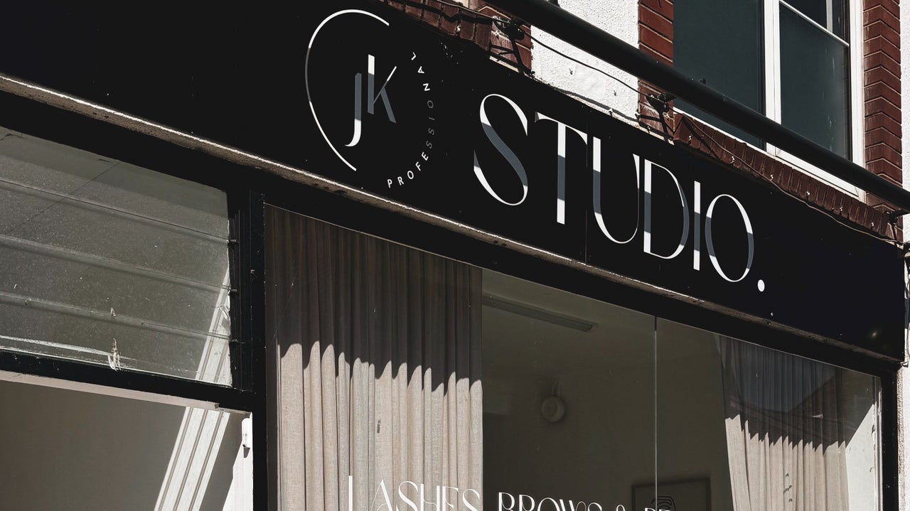 aa803b27-e0c0-420b-899d-b77e7c3fd67a-jkprofessional-gb-england-trowbridge-fresha-6556147