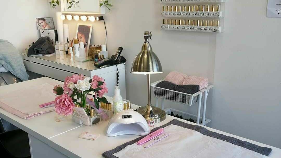 ab3cfaed-e3a5-484e-9c0b-7c6bd1b14898-4450784